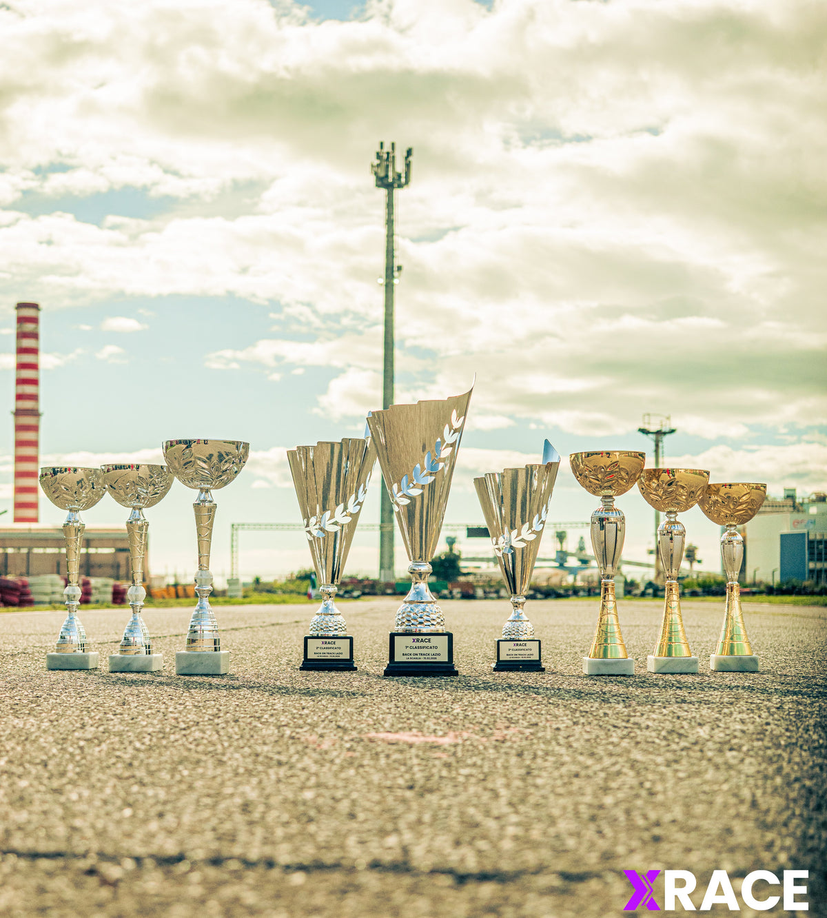 Trofei pronti per le premiazioni di una gara kart XRace